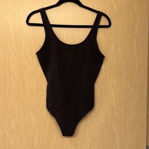 Black lulu align body suit, size 6.